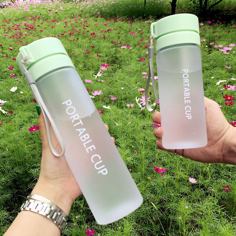 Portable Plastic Water Cup with Shockproof Design