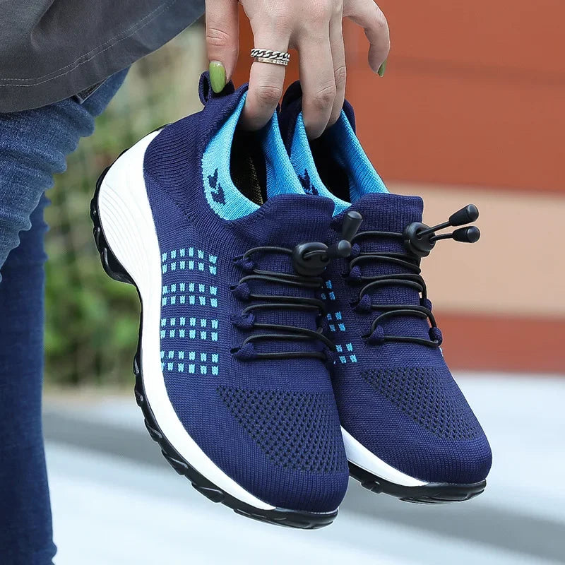 Thick-soled breathable sports shoes