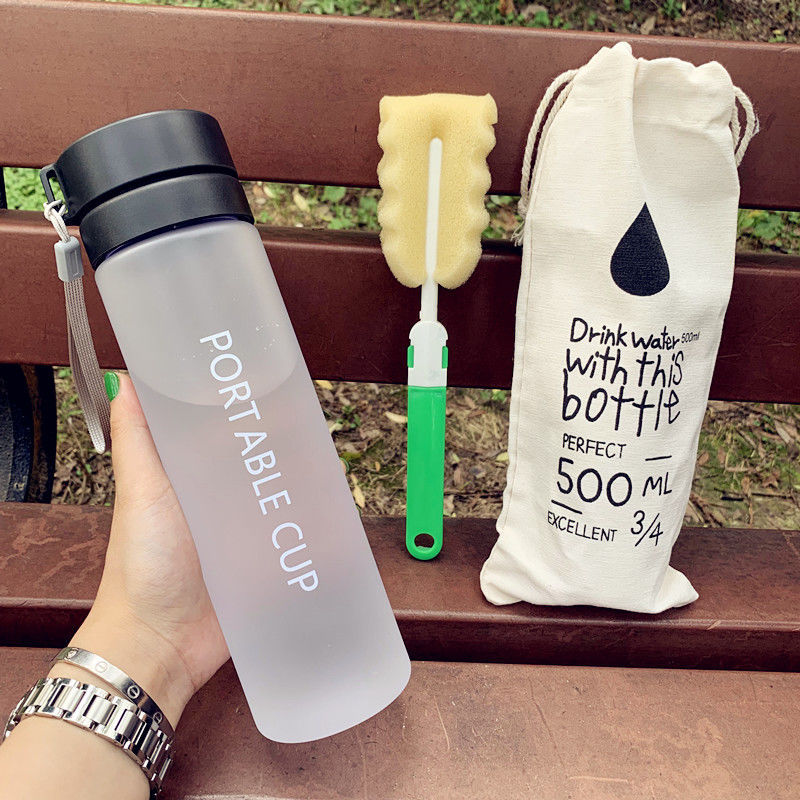 Portable Plastic Water Cup with Shockproof Design