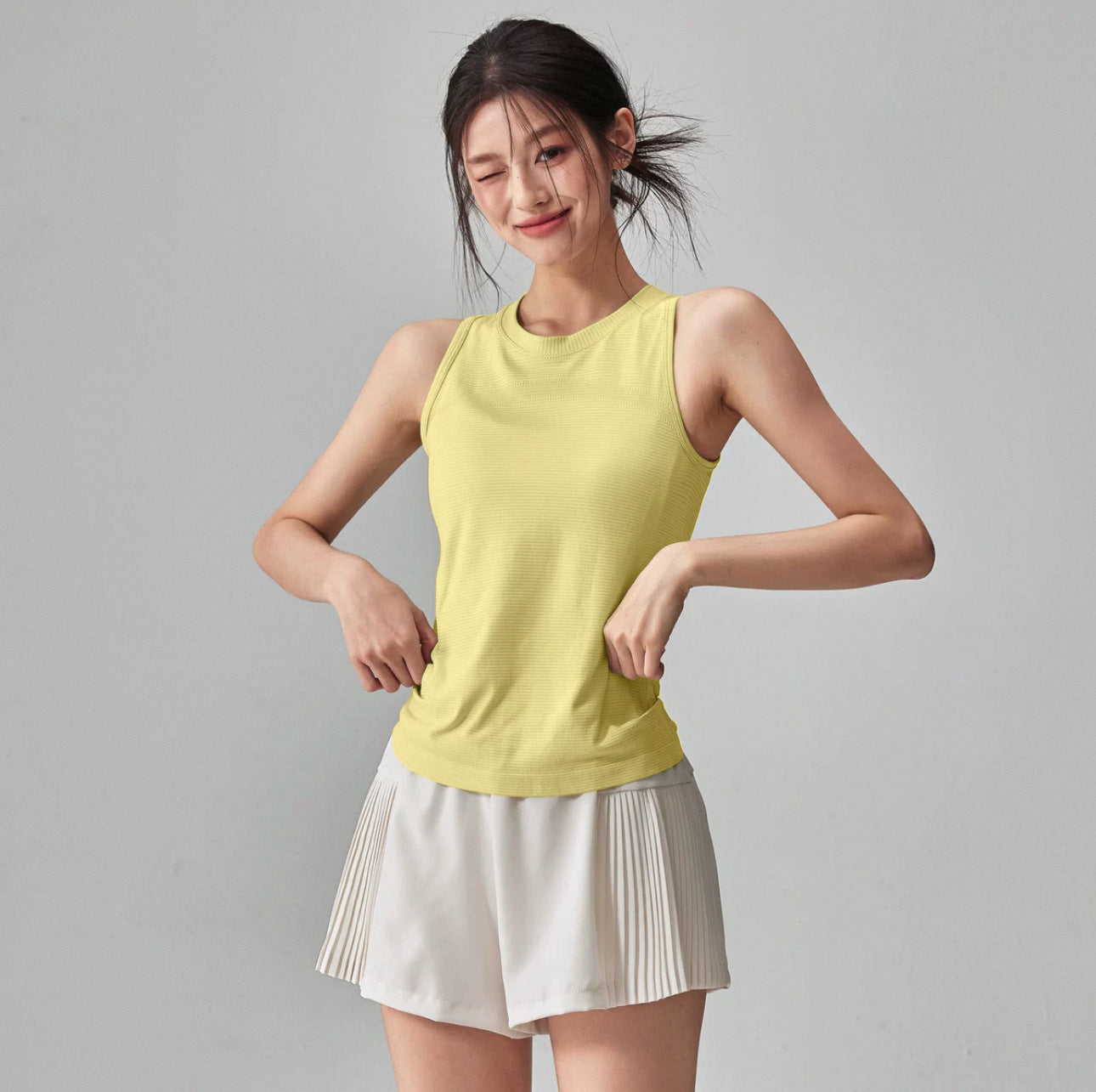 Quick-drying yoga wear, vest, elastic training, sleeveless sports top worn outside