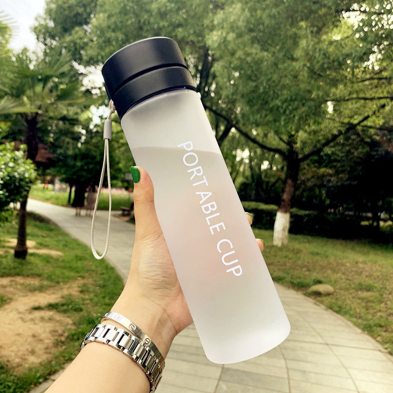 Portable Plastic Water Cup with Shockproof Design