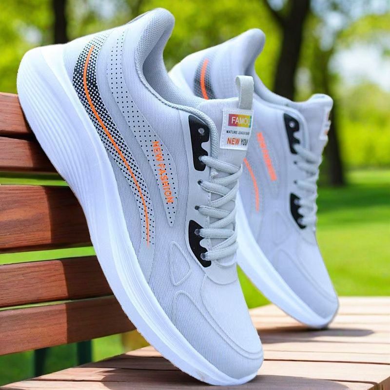 Soft-soled anti-slip running shoes for sports