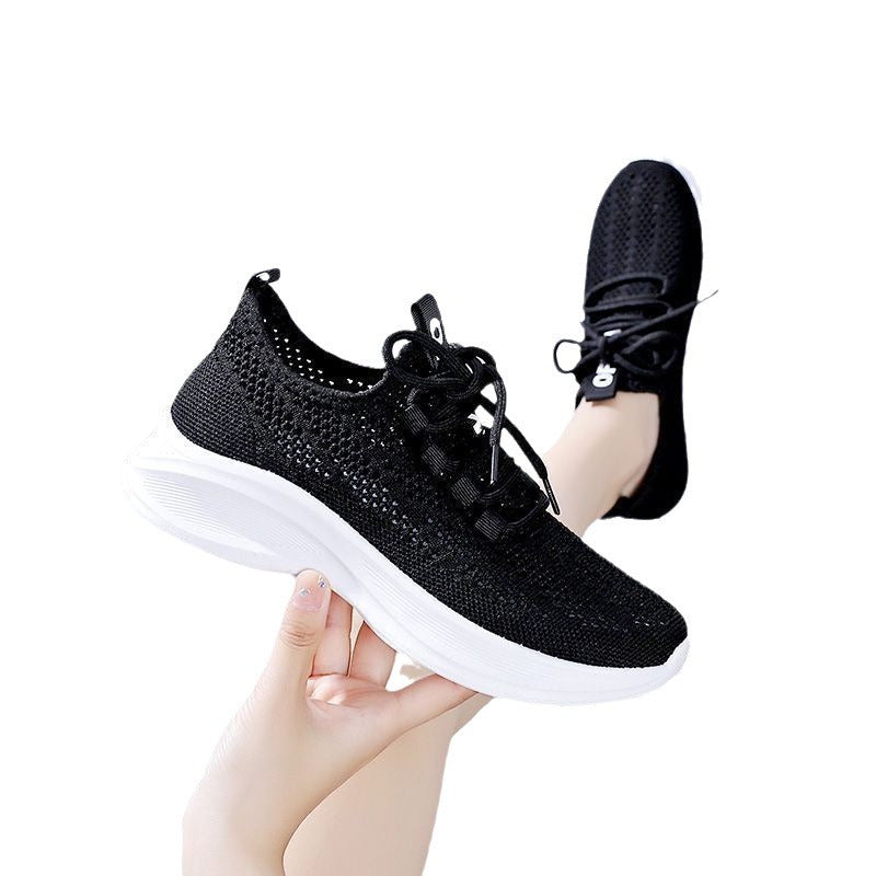 Hollowed-out mesh surface of sports shoes