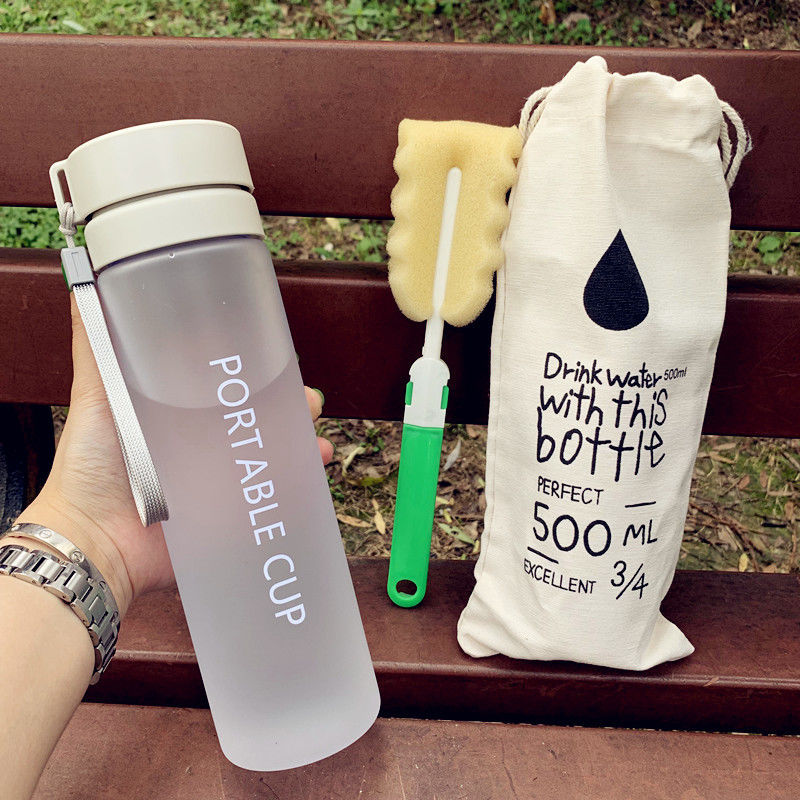 Portable Plastic Water Cup with Shockproof Design
