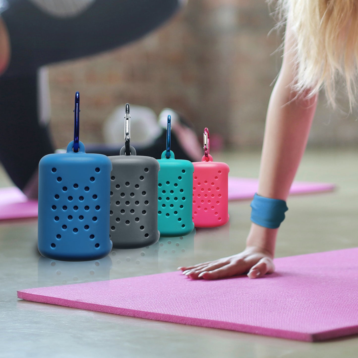 Quick-Dry Sports Towel with Portable Silicone Storage Bag