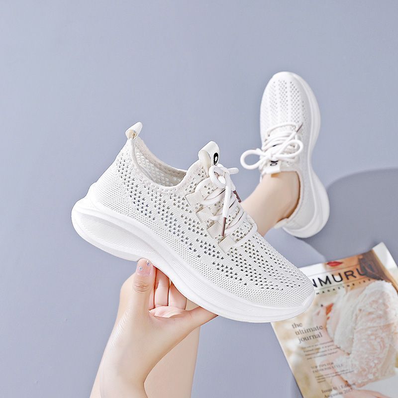 Hollowed-out mesh surface of sports shoes