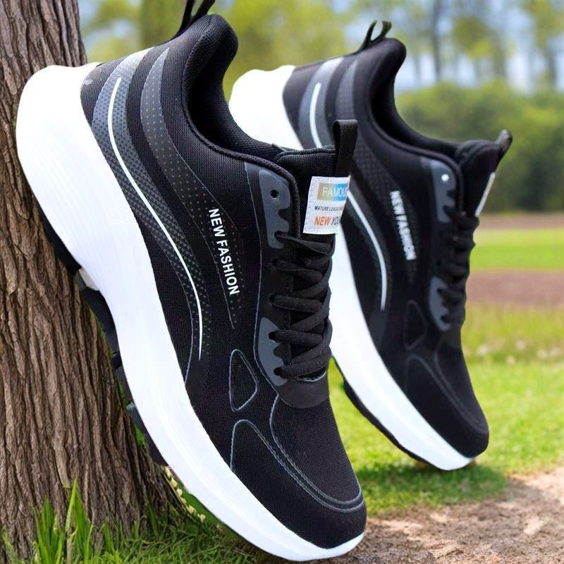 Soft-soled anti-slip running shoes for sports