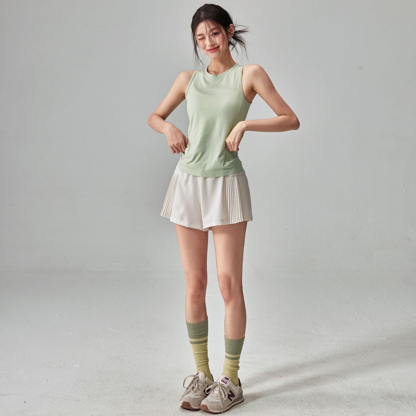 Quick-drying yoga wear, vest, elastic training, sleeveless sports top worn outside